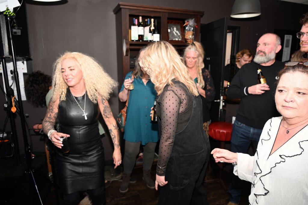 ../Images/10 jaar Ro's Barbershop 114.jpg